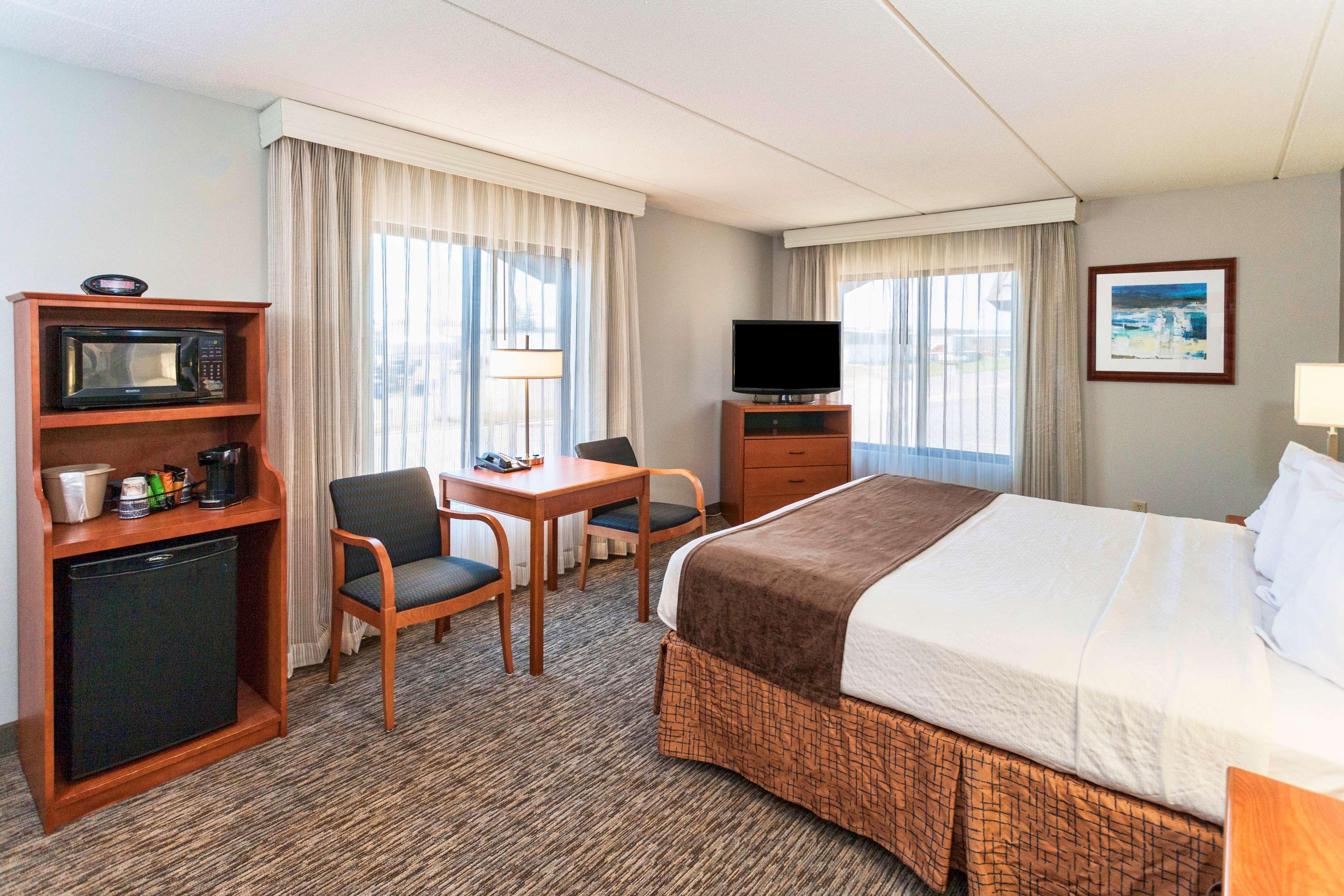 Best Western Bridgeview Hotel Superior Exterior photo