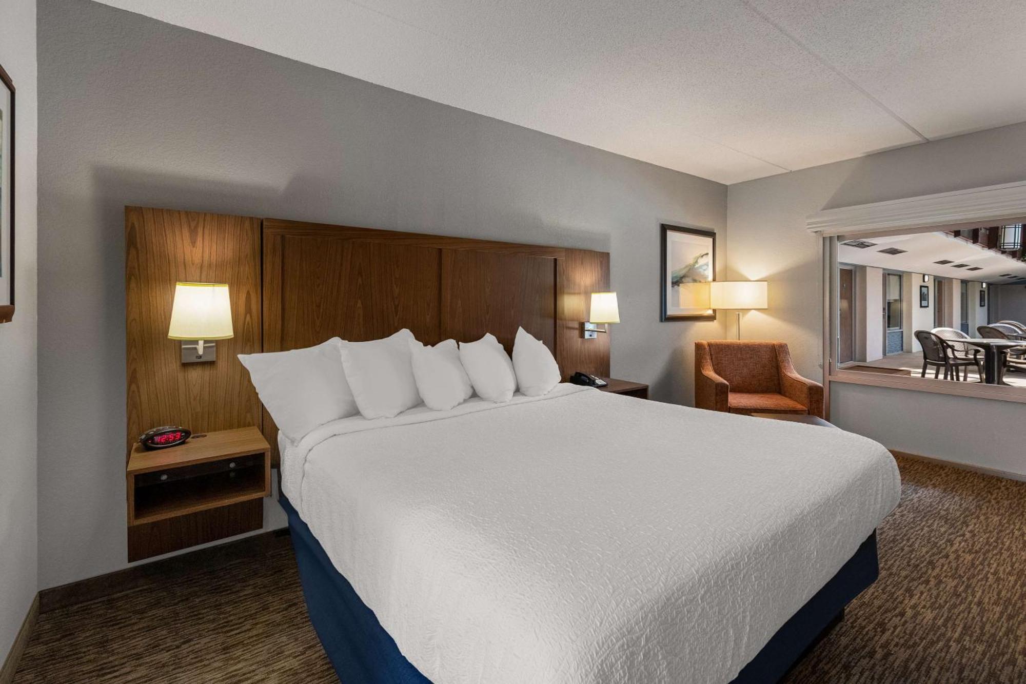 Best Western Bridgeview Hotel Superior Exterior photo