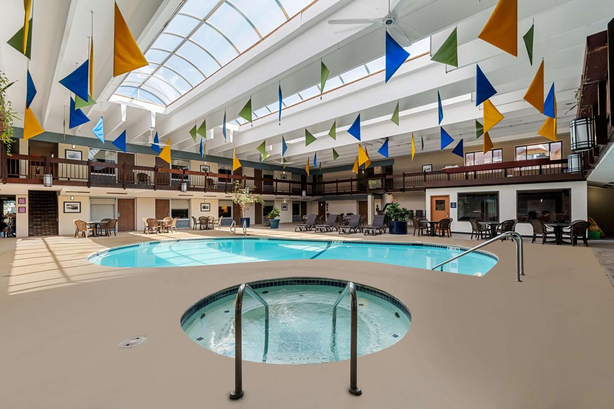 Best Western Bridgeview Hotel Superior Exterior photo